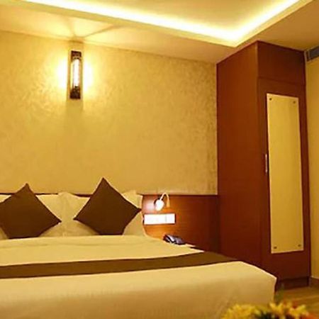 Fabhotel Prime D Chandlier Kochi Екстер'єр фото