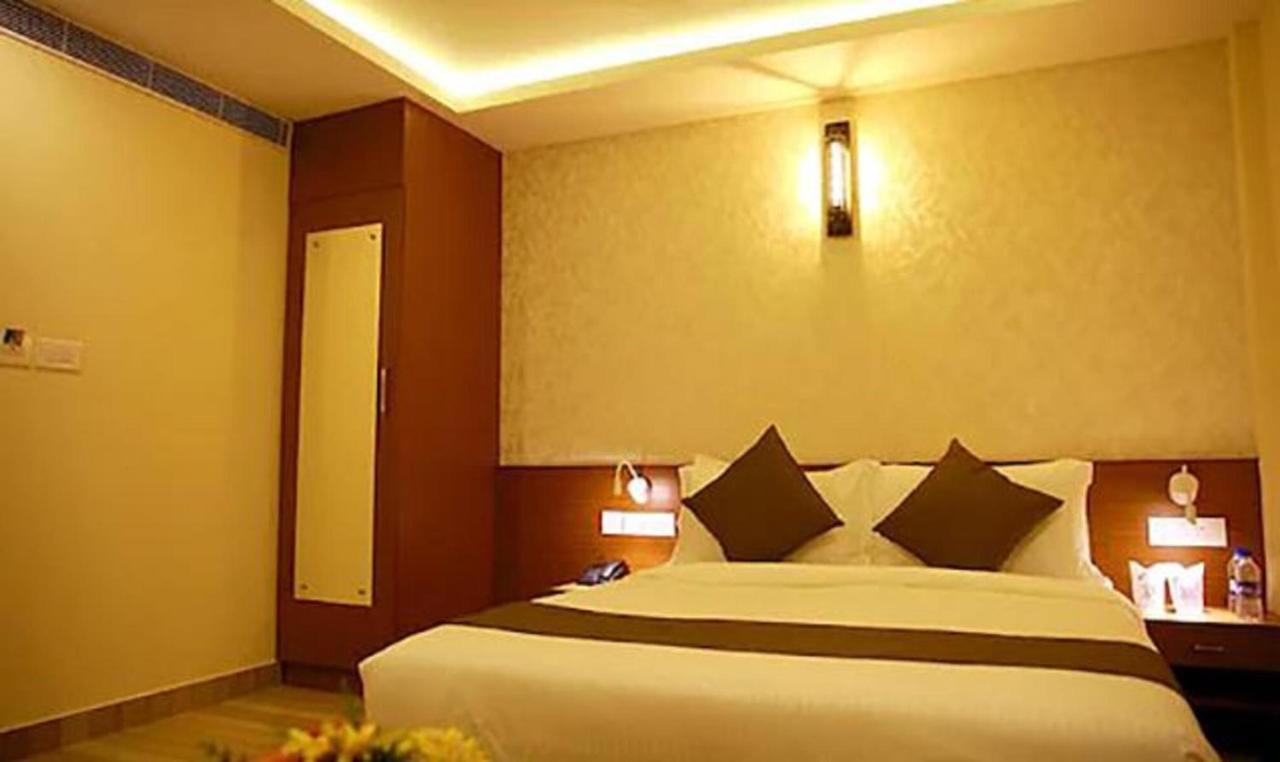 Fabhotel Prime D Chandlier Kochi Екстер'єр фото